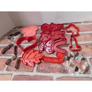 Lot of 13 Vintage Plastic & Metal Cookie Cutters Holiday Animals Heart Leaf